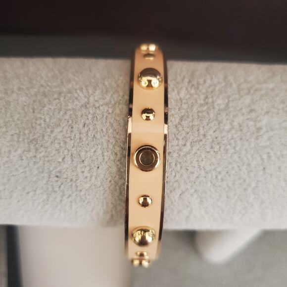 Coach Apricot‎ Beige Enamel Bangle Gold Plated Rivet Grommet Bracelet Signed - Picture 5 of 6